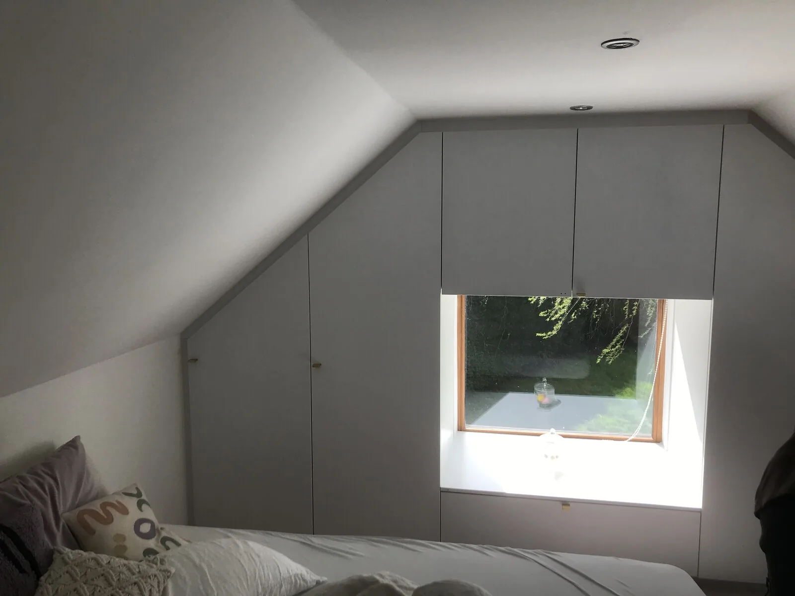 Placard gris sous combles