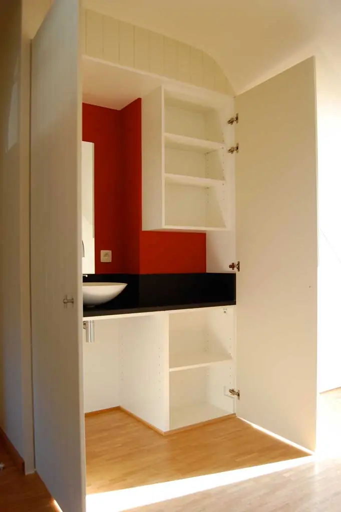 Placard sous escalier